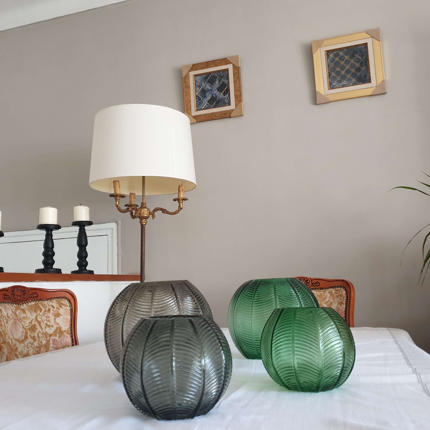 Vase sphérique strié au style art déco مزهرية زجاج