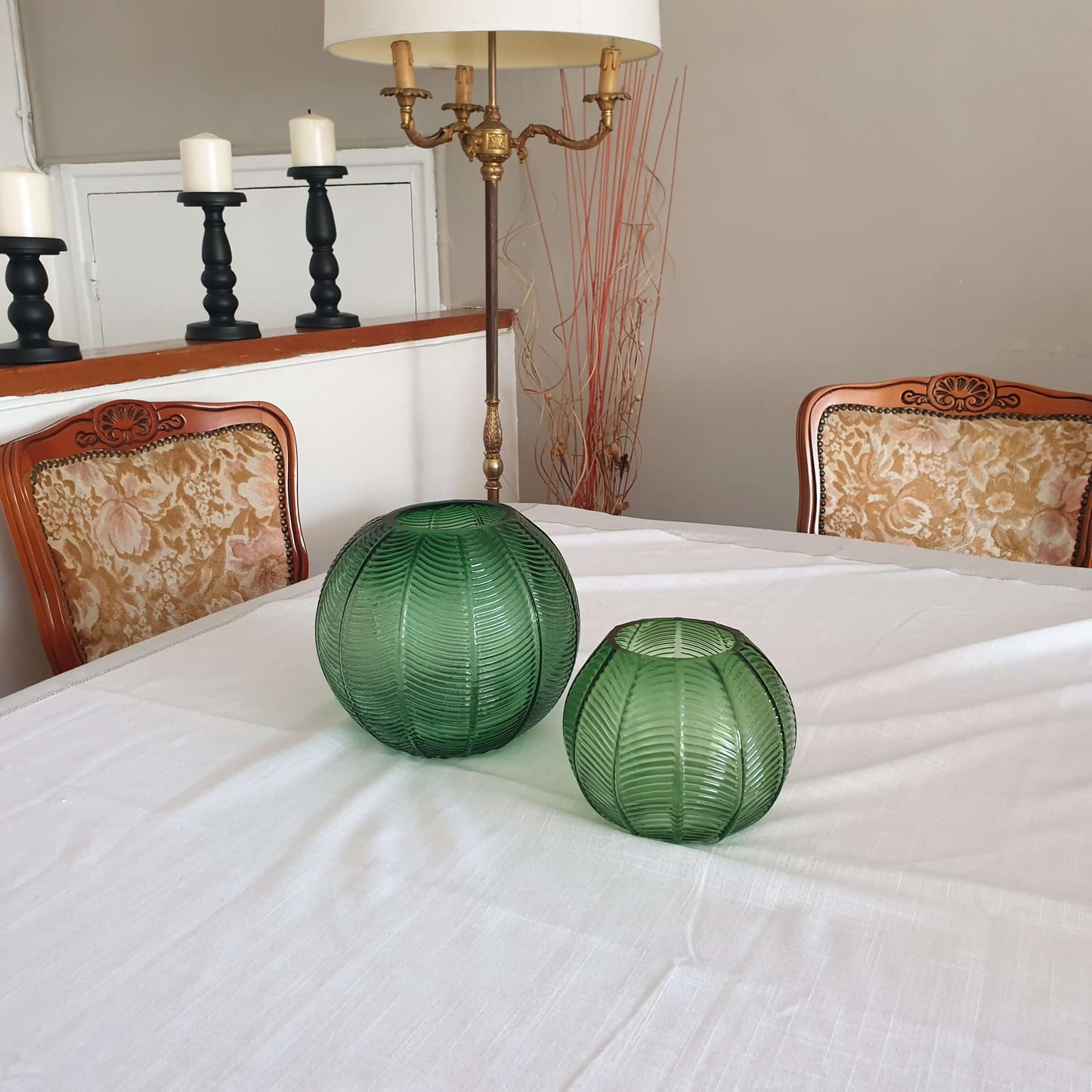 Vase sphérique strié au style art déco مزهرية زجاج