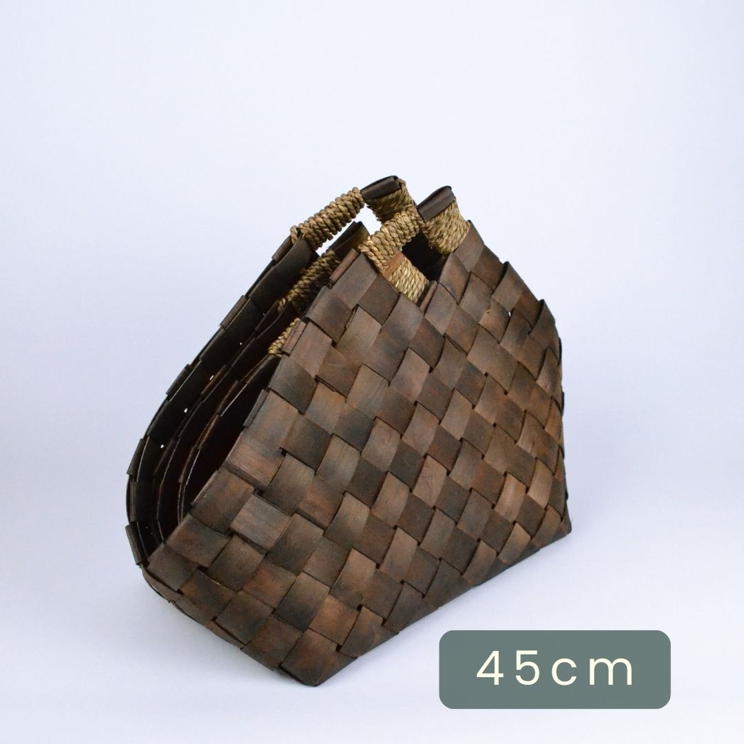 Paniers tressés en bois السلال من الخشب