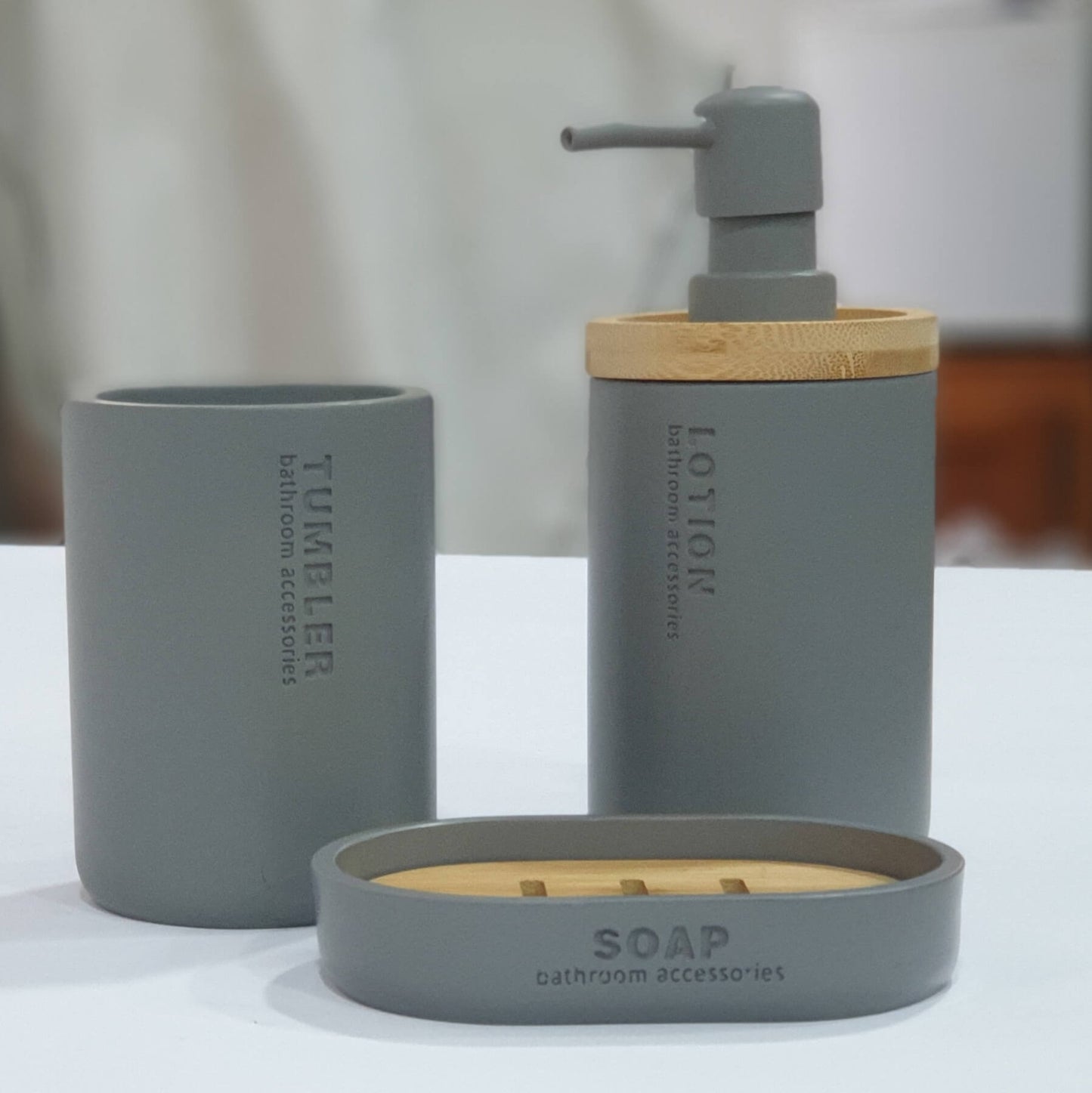 Accessoires de salle de bain en bambou et résine 🎍🧼